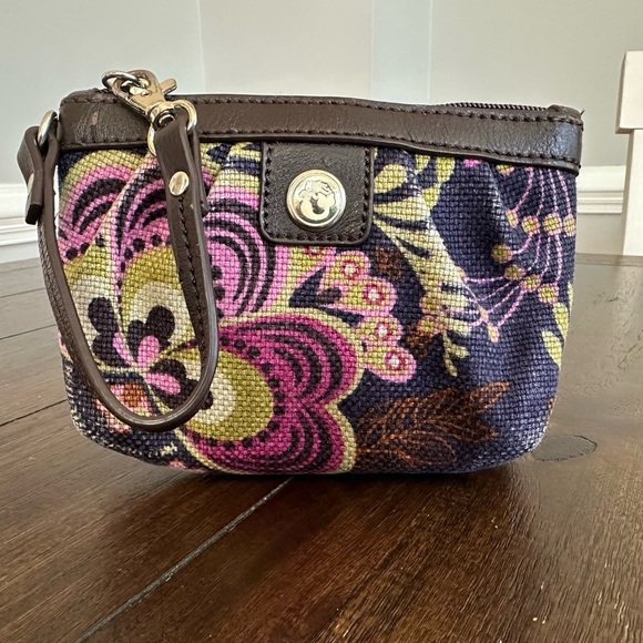 Spartina 449 Wristlet - Picture 1 of 9